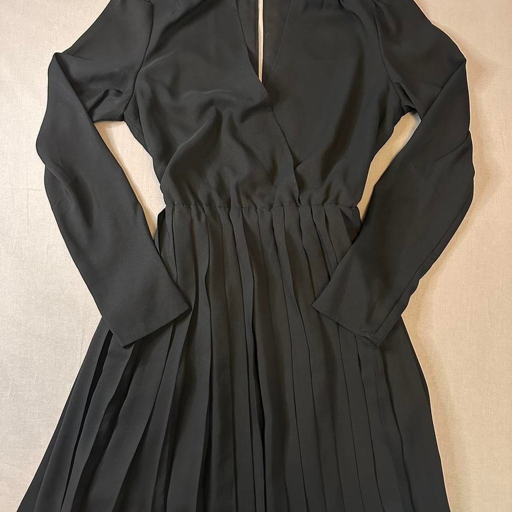 Leith Lightweight Black Dress LBD pleated v neck front and‎ back sz S